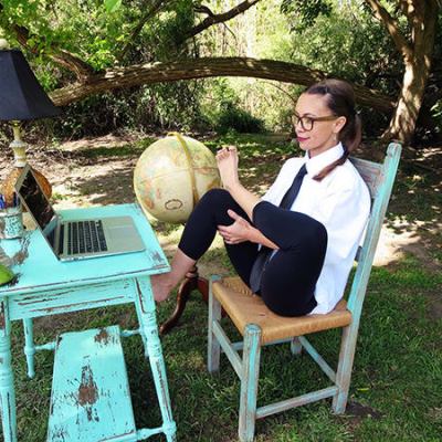 9 Office Stretches You Can Do At Your&nbsp;Desk